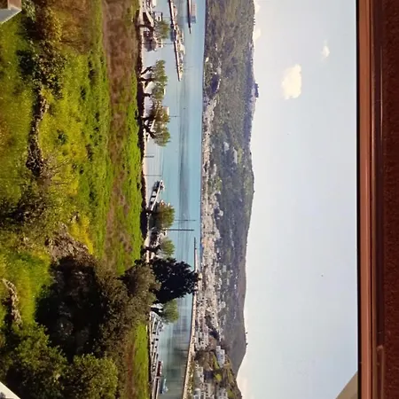 Irineos Apartment's * سكالا